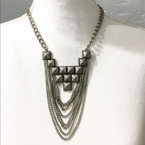 Nickel plated stud and chain pyramid necklace